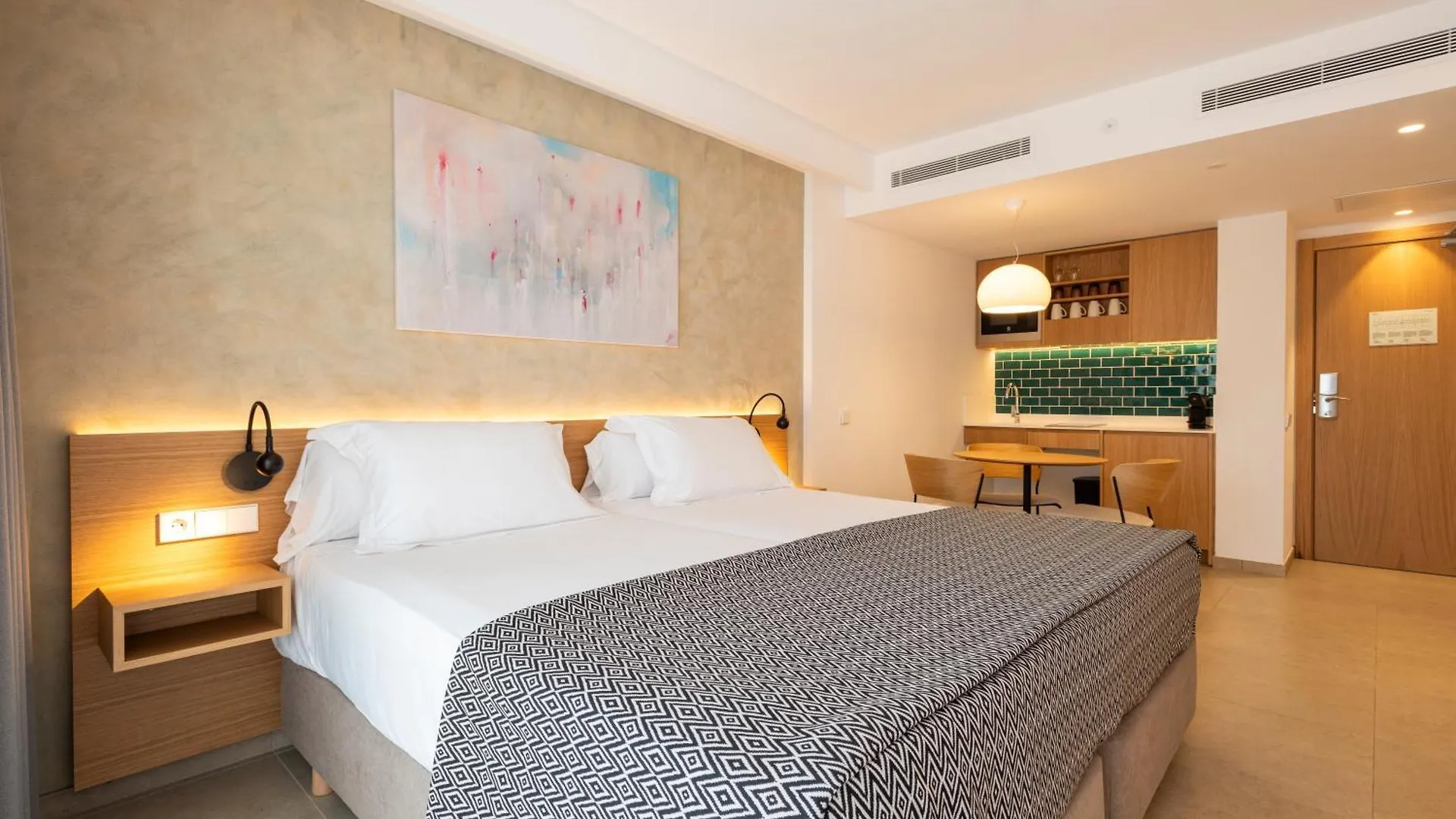 Inturotel Cala Azul Cala D´Or 3*,